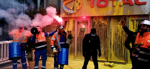 Grandpuits : les raffineurs repeignent la tour Total en vert (photo)