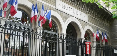 Paris dément faire bénéficier ses agents municipaux de...