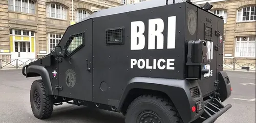 Paris : un individu retranché dans le XVIIe arrondissement interpellé