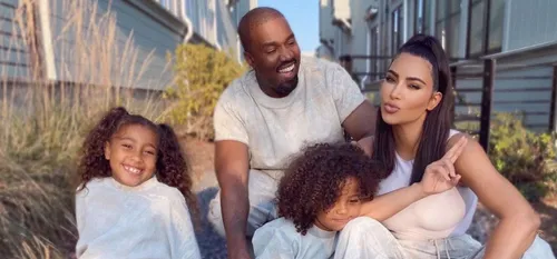 Kim Kardashian demande officiellement le divorce avec Kanye West