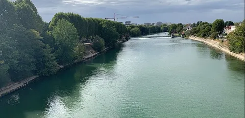 Un cadavre repêché dans la Marne, pieds et poings liés