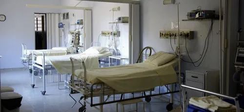 Covid-19 : les hôpitaux franciliens contraints de déprogrammer 40%...