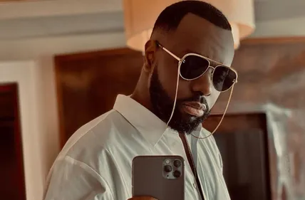 Gims s’associe à la cristallerie Daum de Nancy et dévoile un vase à...