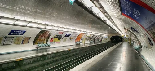 Paris : un SDF empoche le pactole après une photo volée dans le métro