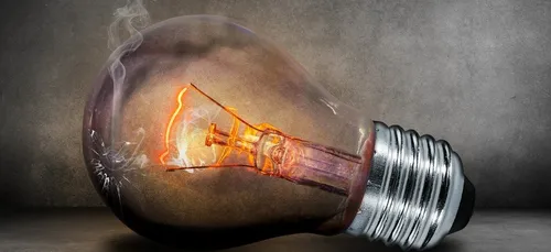 Coupure d’électricité : 18 000 foyers privés de courant dans...