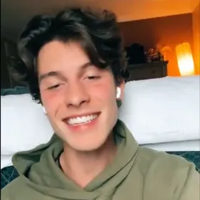 Quand Shawn Mendes reprend "Peaches" de Justin Bieber (vidéo)