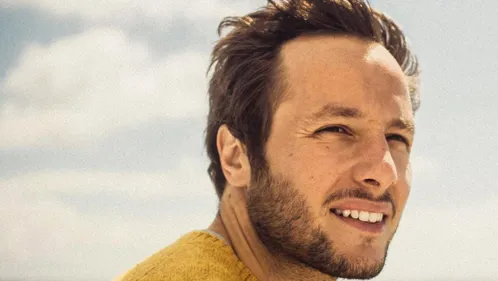 Vianney s’énerve contre la une d’un magazine où il apparaît avec sa...