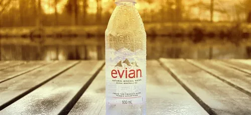 Quand Evian fait polémique avec un tweet jugé maladroit en plein...