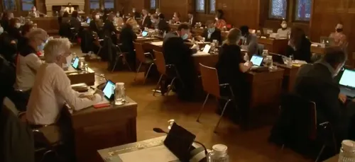 Vincennes : un élu écologiste juge le bateau à voile trop polluant !