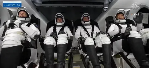 Thomas Pesquet s’envole pour l’ISS, le décollage en direct avec la...