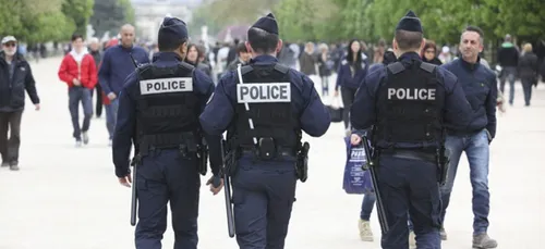 Versailles : il se fait passer pour un enfant sur internet et piège...