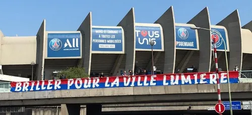 Tous en bleu et rouge pour supporter le PSG en demi-finale de la...