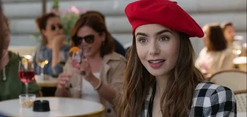 Emily in Paris : une centaine de figurants recherchés en...