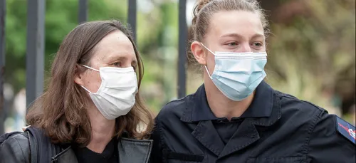 A Paris, Lori retrouve la femme qui a sauvé son mari