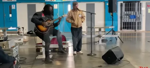 Quand Justin Bieber donne un concert au cœur d’une prison (vidéo)