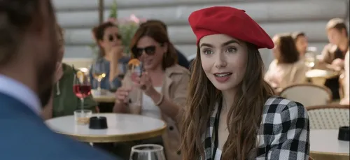 Emily in Paris : les premières images de la saison 2 dans le sud de...