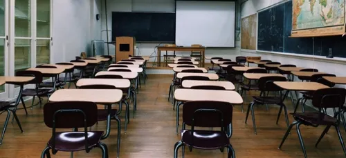 Saint-Denis : le Défenseur des enfants à la rencontre d’une classe...