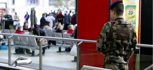 Une nouvelle tribune de militaires, anonymes, ouverte à tous...