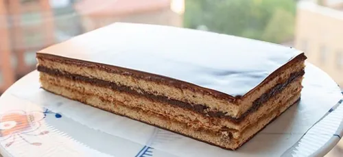 A Paris, les pâtissiers battent le record du plus grand opéra du...