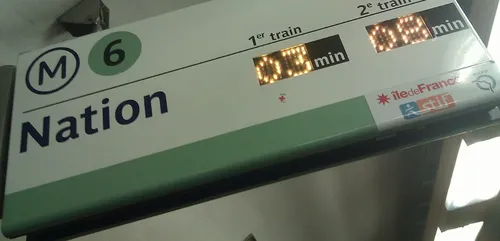 Ligne 6 : un homme met accidentellement le feu à ses habits dans le...