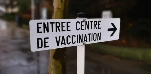 Vaccination pour tous : top départ, mais il va falloir s’armer de...