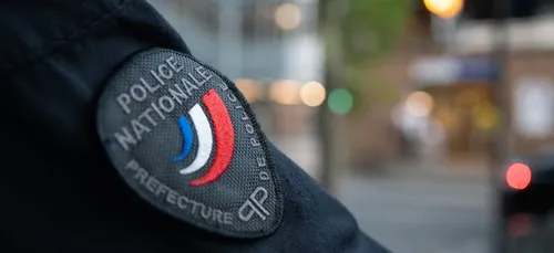 Paris : un homme alcoolisé s’empare d’une péniche et percute deux...