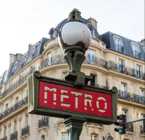 Paris : il vole deux chèvres et essaie de prendre le métro avec...