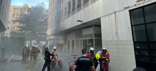 Saint-Denis : des jeunes du quartier Basilique aident les pompiers...