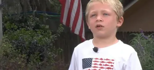 Un enfant de 7 ans nage pendant une heure pour sauver sa famille de...