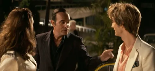 "OSS 117 : alerte rouge en Afrique Noire" : un nouveau trailer...