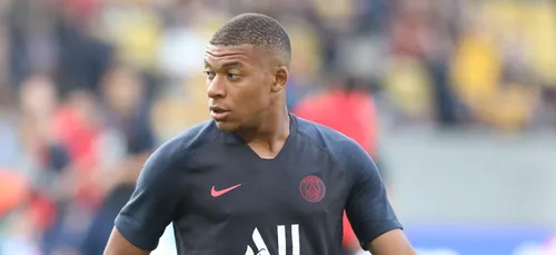 "Mbappé jamais vendu" ? Les supporters du Real Madrid lancent le...