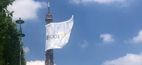 On vous explique pourquoi un drapeau est hissé en haut de la Tour...