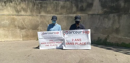 Parcoursup : refusées en médecine depuis deux ans, elles envisagent...