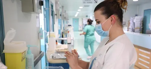 Hôpitaux de Paris cherchent blouses blanches désespérément !