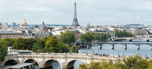 Paris : ils sont jetés dans la Seine par leurs racketteurs