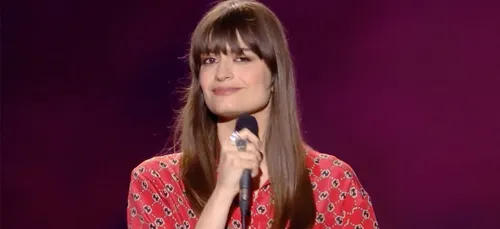 Clara Luciani séduit les fans avec sa reprise de "J'attends...