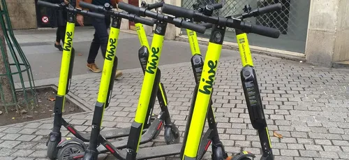 Paris : les Champs-Élysées en partie interdits aux trottinettes...