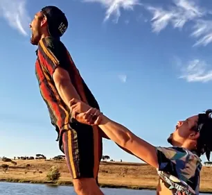 Quand Jérémy Frérot parodie une scène culte de "Titanic" avec le...