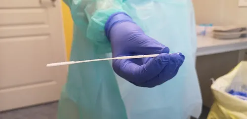 Covid : un test de moins de 24h pour les non-vaccinés de retour...