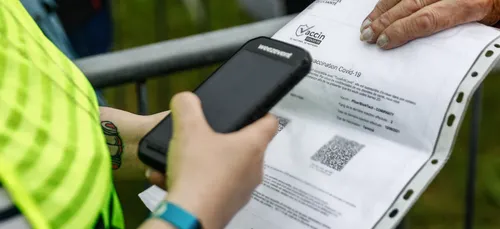 Un trafic de faux certificats de vaccination démantelé dans le...