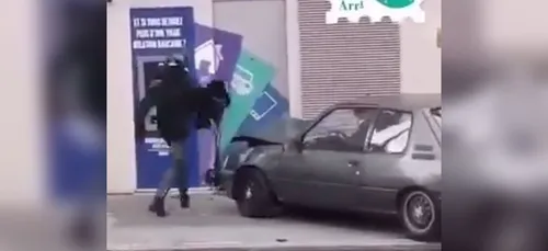 Paris : deux suspects recherchés après... un braquage raté (vidéo)