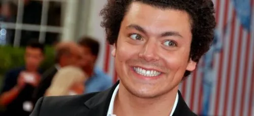 Kev Adams disparaît soudainement d’Instagram !