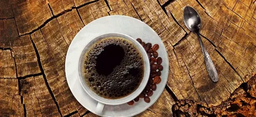 Café, thé, coca : combien de verres pouvez-vous boire sans risquer...