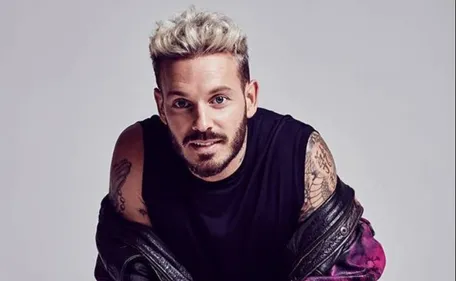 M Pokora présente son prochain single "Ouh Na Na" en live avec ses...