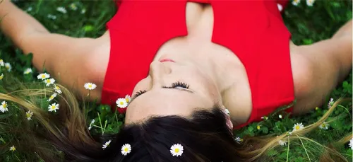 #JeKiffeMonDécolleté : le nouveau hashtag contre le sexisme (Photos)