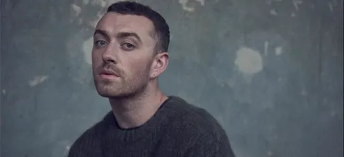 Sam Smith se confie sur l'homophobie dans le monde de la musique