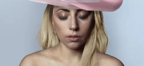 Virage à 180° pour Lady Gaga, la star se lance dans une nouvelle...