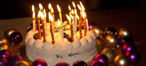 Cette fillette reçoit un message pas très agréable sur son gâteau...