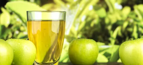 Un restaurant sert du détergent en guise de jus de pomme, une...