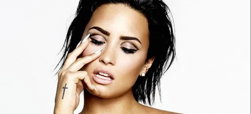 Un an après sa cure de désintoxication, Demi Lovato est...